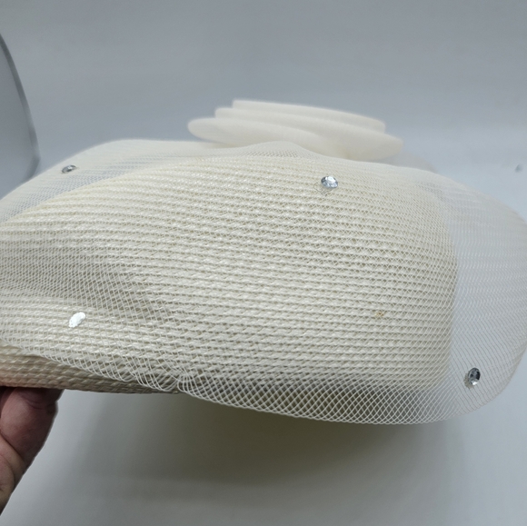 Vintage Pillbox Hat with Netting and Rhinestones - Picture 10 of 16
